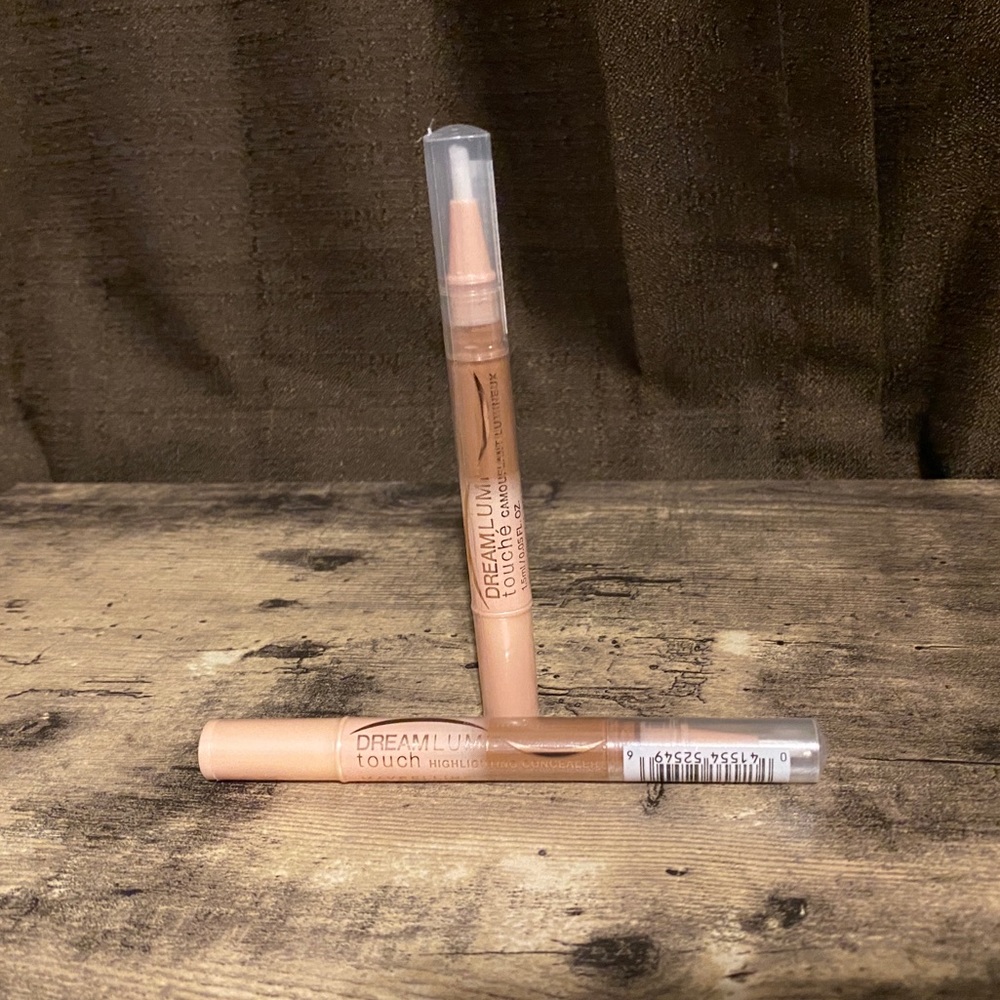 Maybelline Dream Lumi Touch highlighting concealer